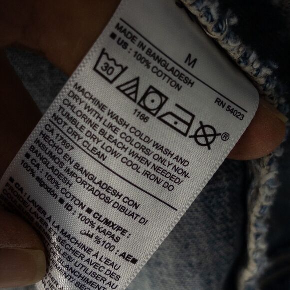 Old Navy Denim Jean Jacket Womens M Light Blue Distressed Button Cotton - Picture 3 of 10